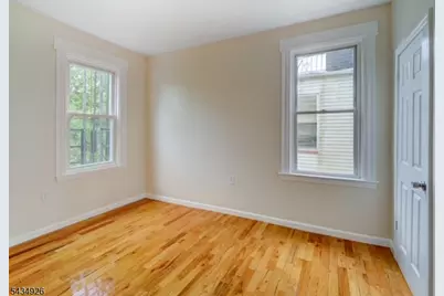 1035 Hunterdon St, Newark, NJ 07112 - Photo 19