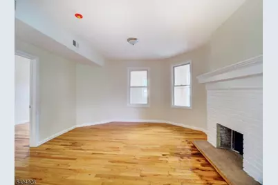 1035 Hunterdon St, Newark, NJ 07112 - Photo 7