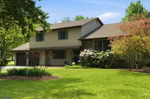 4 Gail Ct, Hillsborough Township, NJ 08844 - Photo 3