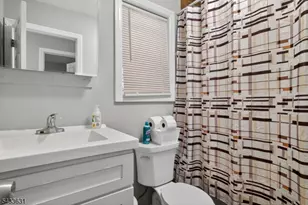 121 N Main St, Paterson, NJ 07522 - Photo 33