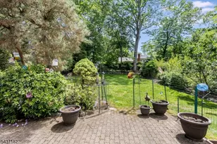 26 Crest View Hill Rd, Livingston Twp., NJ 07039 - Photo 23