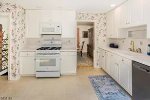 26 Crest View Hill Rd, Livingston Twp., NJ 07039 - Photo 11