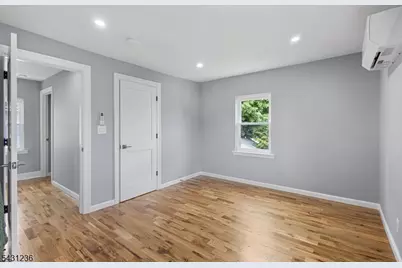 8 Germantown Ave, Edison, NJ 08817 - Photo 19
