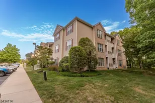 636 Sophee Ln, Lakewood Twp., NJ 08701 - Photo 23