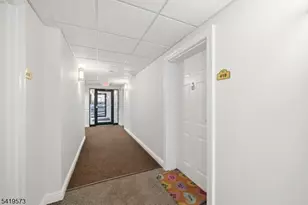 7 Prospect St, Morristown, NJ 07960 - Photo 3
