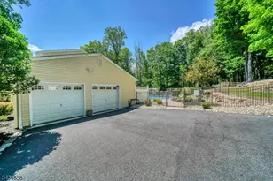44 Nestling Wood Dr, Washington Township, NJ 07853 - Photo 37