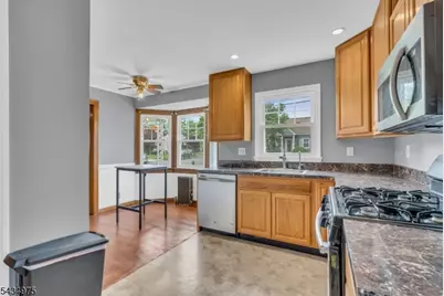 15 Winston Dr, Woodbridge Township, NJ 07095 - Photo 13