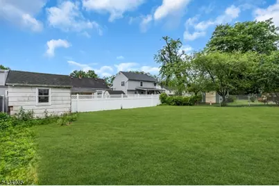 15 Winston Dr, Woodbridge Township, NJ 07095 - Photo 27