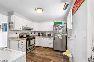 160 Brook Dr, Dover, NJ 07801 - Photo 3