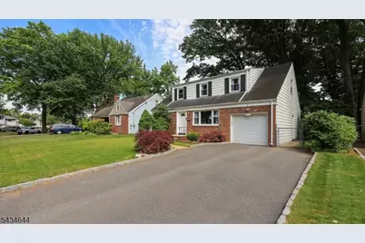 405 Martin Rd, Union Township, NJ 07083 - Photo 3