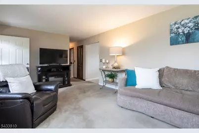 414 N Greasheimer St, Manville, NJ 08835 - Photo 7