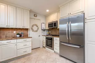 414 N Greasheimer St, Manville, NJ 08835 - Photo 9
