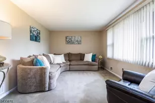 414 N Greasheimer St, Manville, NJ 08835 - Photo 5