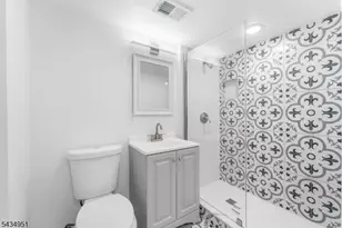 323 S Wood Ave, Linden, NJ 07036 - Photo 15
