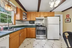 150 West End Pl, Cranford Township, NJ 07016 - Photo 11