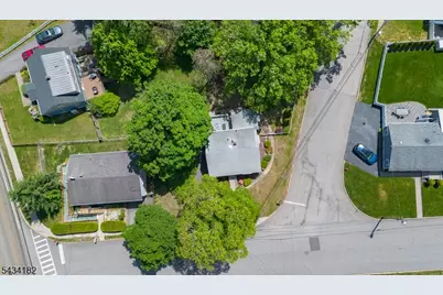 5 Oakwood Ter, Bloomingdale, NJ 07403 - Photo 29