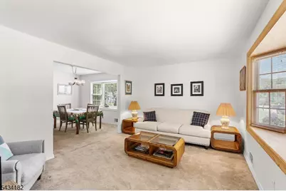 5 Oakwood Ter, Bloomingdale, NJ 07403 - Photo 5