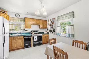 5 Oakwood Terrace, Bloomingdale, NJ 07403 - Photo 9