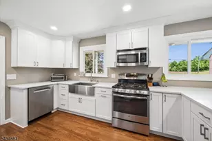 68 Voorhees Corner Rd, Raritan Township, NJ 08822 - Photo 13