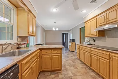 12 Dogwood Dr, Chester, NJ 07930 - Photo 7