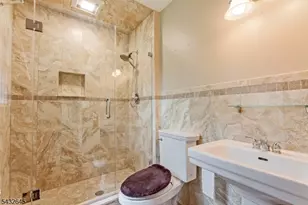 12 Dogwood Dr, Chester, NJ 07930 - Photo 9