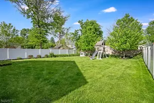 323 S Madison Ave, Dunellen, NJ 08812 - Photo 21