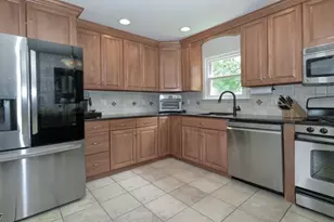 42 Stirling Ln, Wayne, NJ 07470 - Photo 11