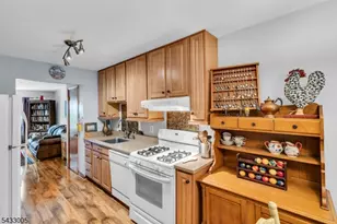 11 Colonial Ct, High Bridge, NJ 08829 - Photo 5