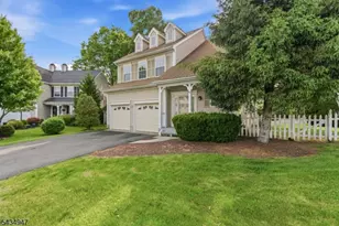 96 Magellan Way, Franklin Township, NJ 08823 - Photo 5