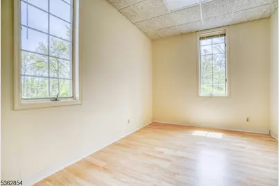 513 Warrenville Rd, Warren Township, NJ 07059 - Photo 5