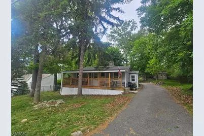 10 Shawnee Rd, Hopatcong, NJ 07843 - Photo 1