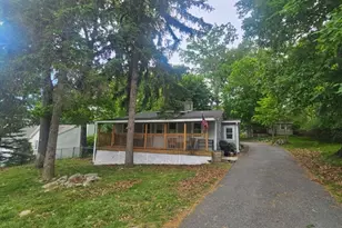 10 Shawnee Rd, Hopatcong, NJ 07843 - Photo 1