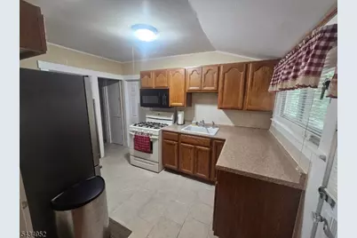 10 Shawnee Rd, Hopatcong, NJ 07843 - Photo 5