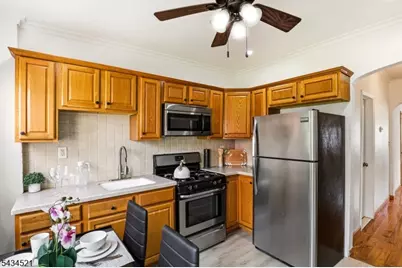 174 Orient St, Bayonne, NJ 07002 - Photo 15
