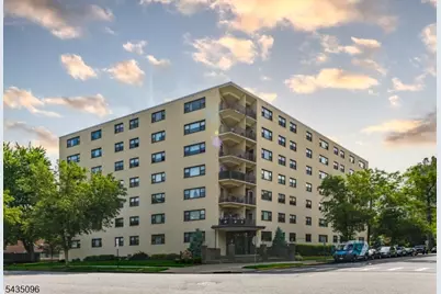 25 Grand Ave #1E, Hackensack, NJ 07601 - Photo 1