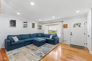 841 Colonial Arms Rd, Union Township, NJ 07083 - Photo 3