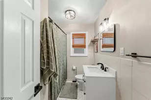 841 Colonial Arms Rd, Union Township, NJ 07083 - Photo 11