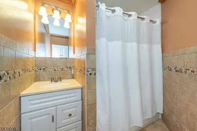 111 McKinley Ave, East Hanover Township, NJ 07936 - Photo 21