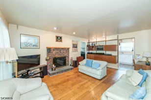 1 Birdseye Cir, Wayne, NJ 07470 - Photo 9