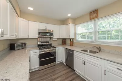1 Birdseye Cir, Wayne, NJ 07470 - Photo 3