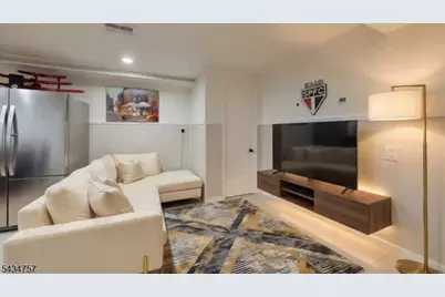 629 Washington Ave, Kenilworth, NJ 07033 - Photo 19