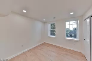 90 Chestnut St, Morristown, NJ 07960 - Photo 35