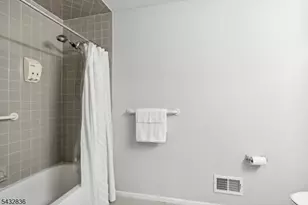 2 McChesney Ct, West Orange Township, NJ 07052 - Photo 29