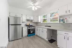 40 Linden Ave, Belleville, NJ 07109 - Photo 17