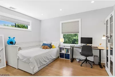 18 University Ave, Chatham, NJ 07928 - Photo 17