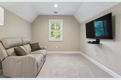 27 Wardle Ave, Berkeley Heights Township, NJ 07922 - Photo 17