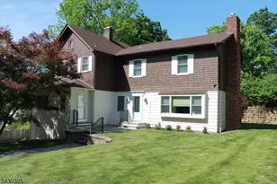 59 Molly Stark Dr, Morris Township, NJ 07960 - Photo 1