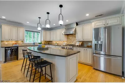 12 Duchamp Pl, Chatham, NJ 07928 - Photo 3