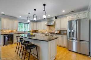 12 Duchamp Pl, Chatham, NJ 07928 - Photo 3