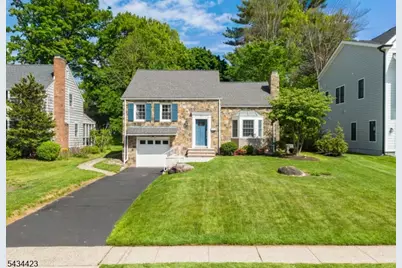 12 Duchamp Pl, Chatham, NJ 07928 - Photo 5